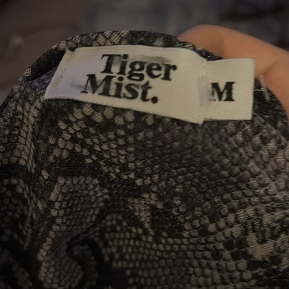 Tiger mist animal print crop top size medium. - Picture 3 of 5